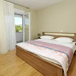 Апартаменты With A Parking Space Plano, - 11649 Трогир