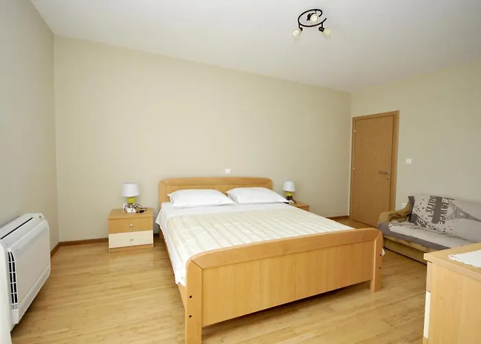With A Parking Space Plano, - 11649 Appartement