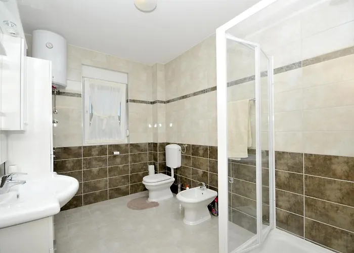 With A Parking Space Plano, - 11649 Appartement *