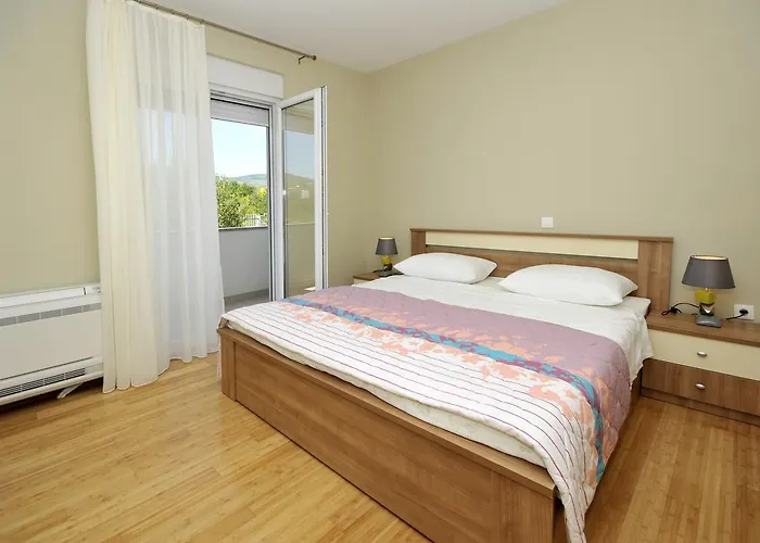 Appartement With A Parking Space Plano, - 11649 Trogir