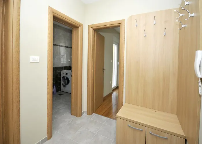 With A Parking Space Plano, - 11649 Trogir